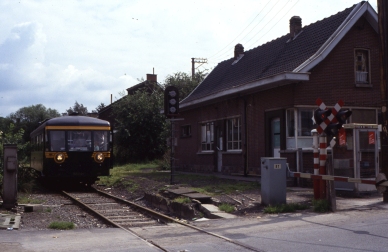 CHATELINEAU CENTRE  91-4051.jpg